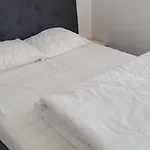 Comfy Room Near Metro
